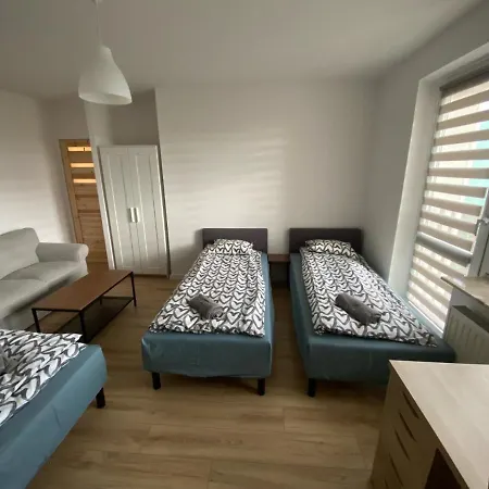 Polinezyjska * Βαρσοβία