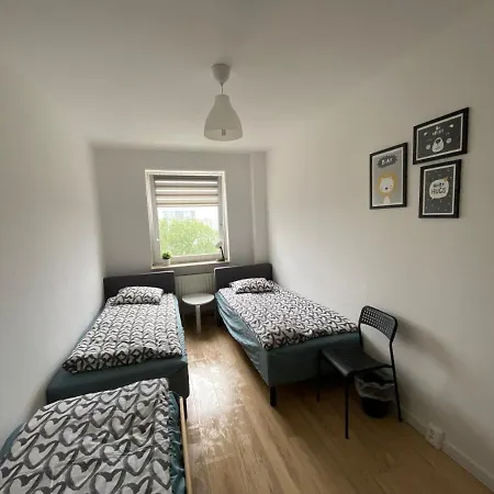 Проживание в семье Polinezyjska Варшава